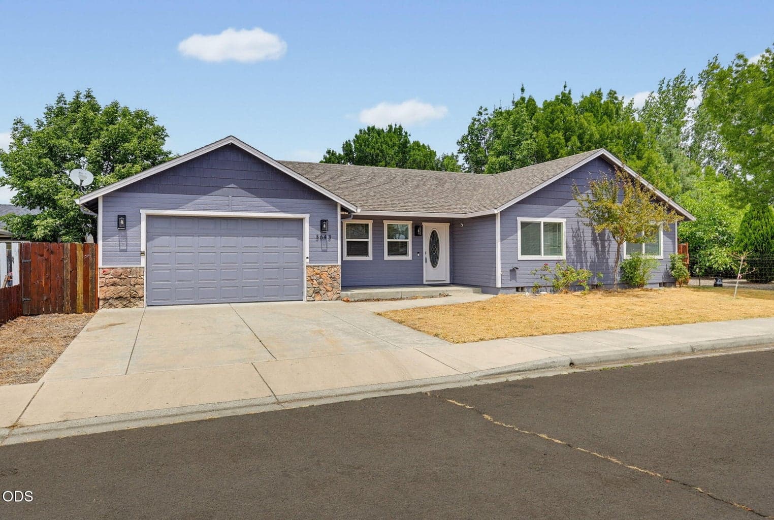 Photo of 3643 Amelia Way 2 of 37