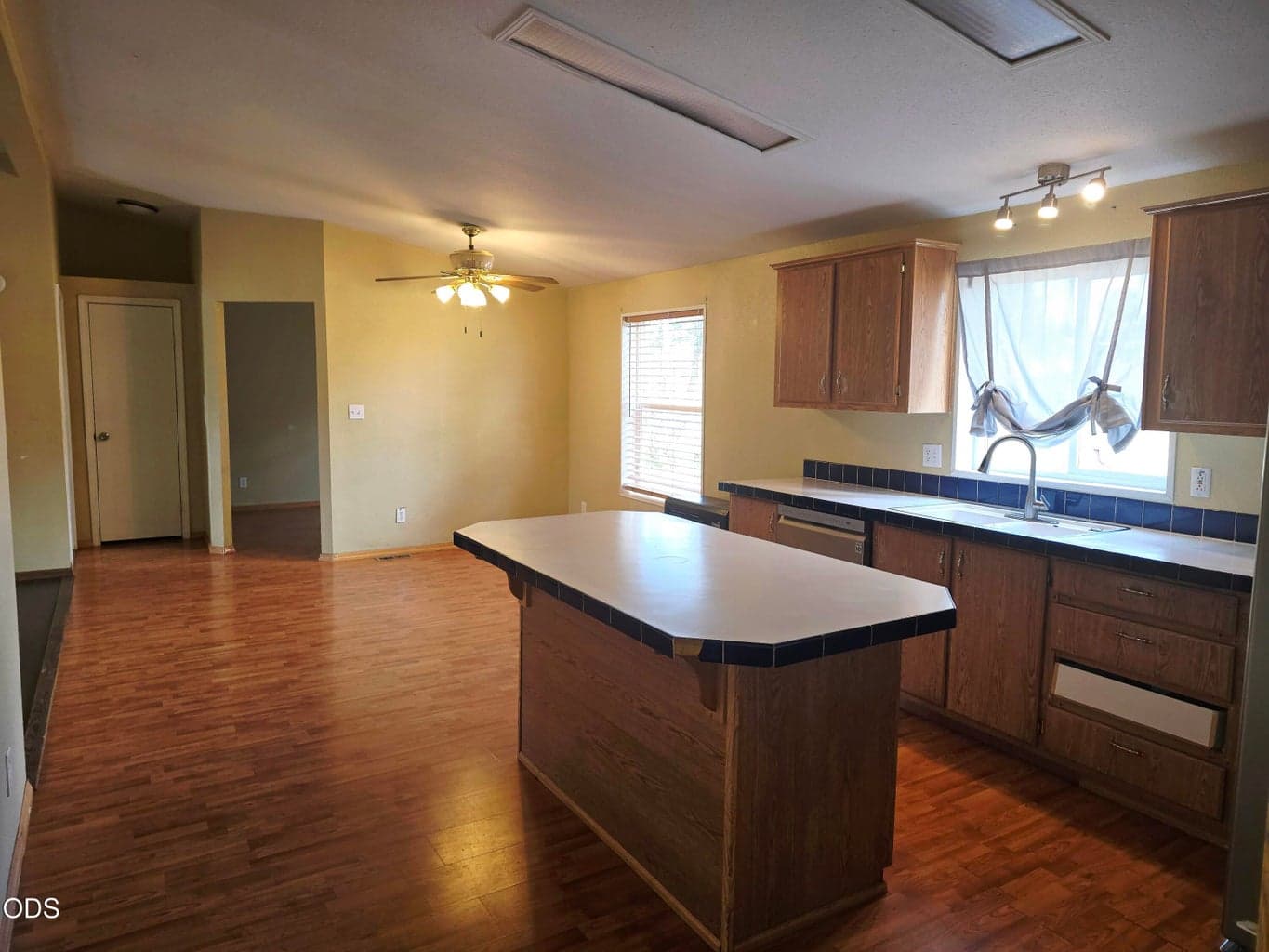 Photo of 34687 Kerry Drive 5 of 20