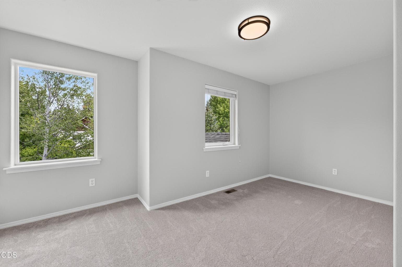 Guest bedroom 1