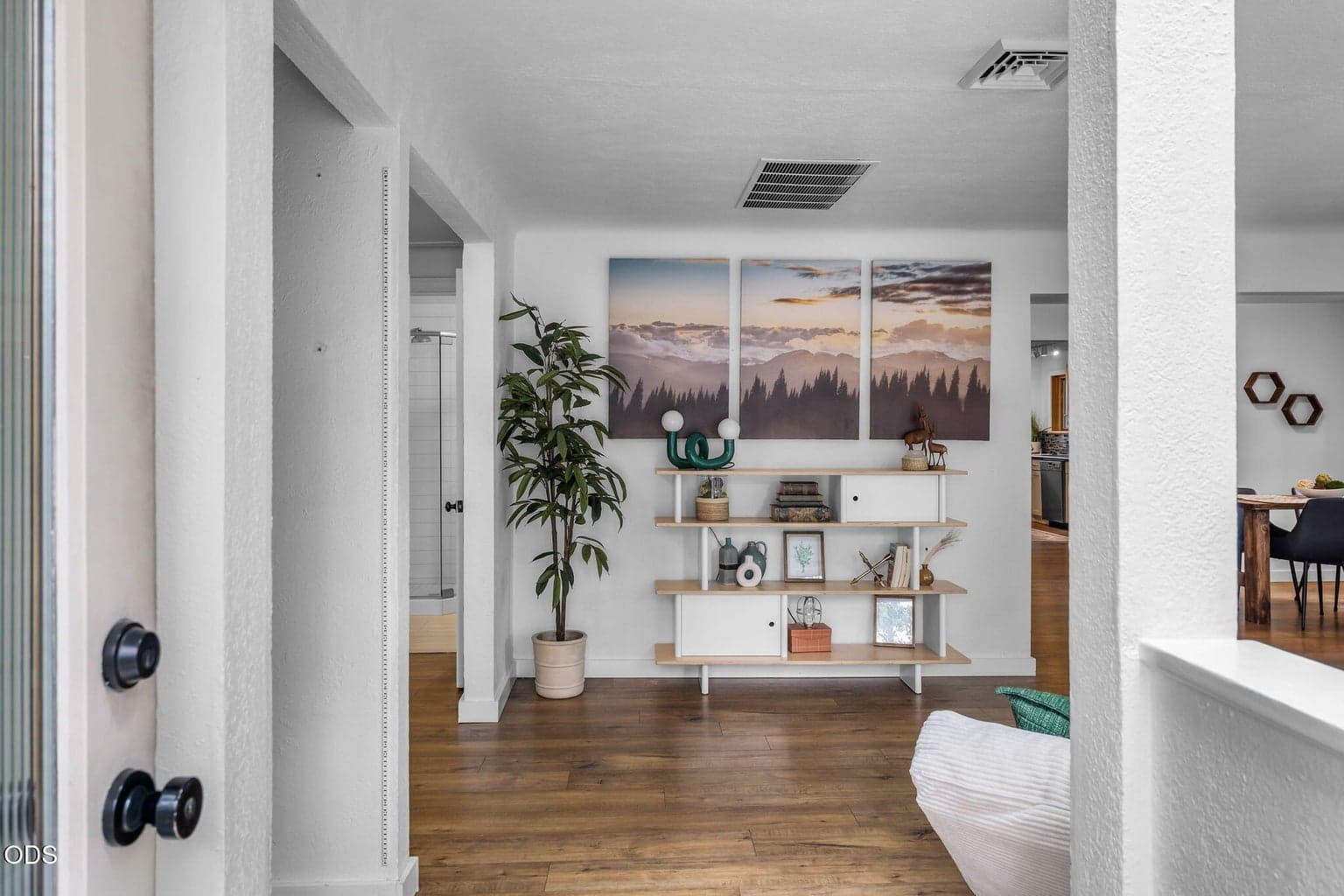 Photo of 636 Irving 1 of 3
