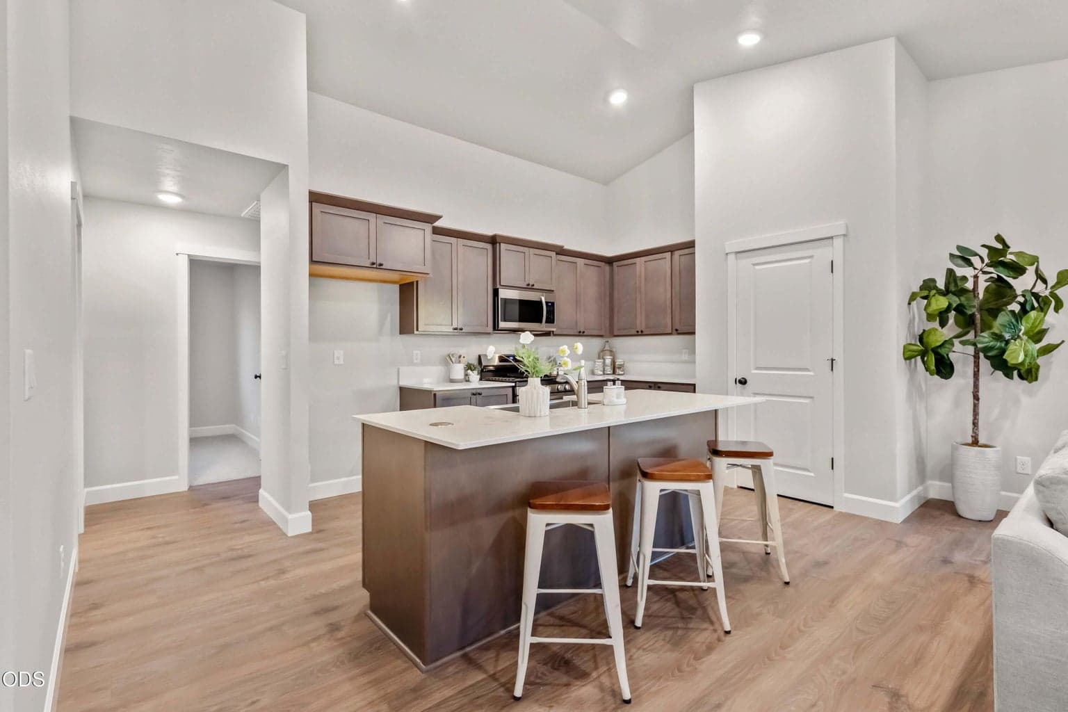 Photo of 1298 NW Fairway Drive 11 of 19