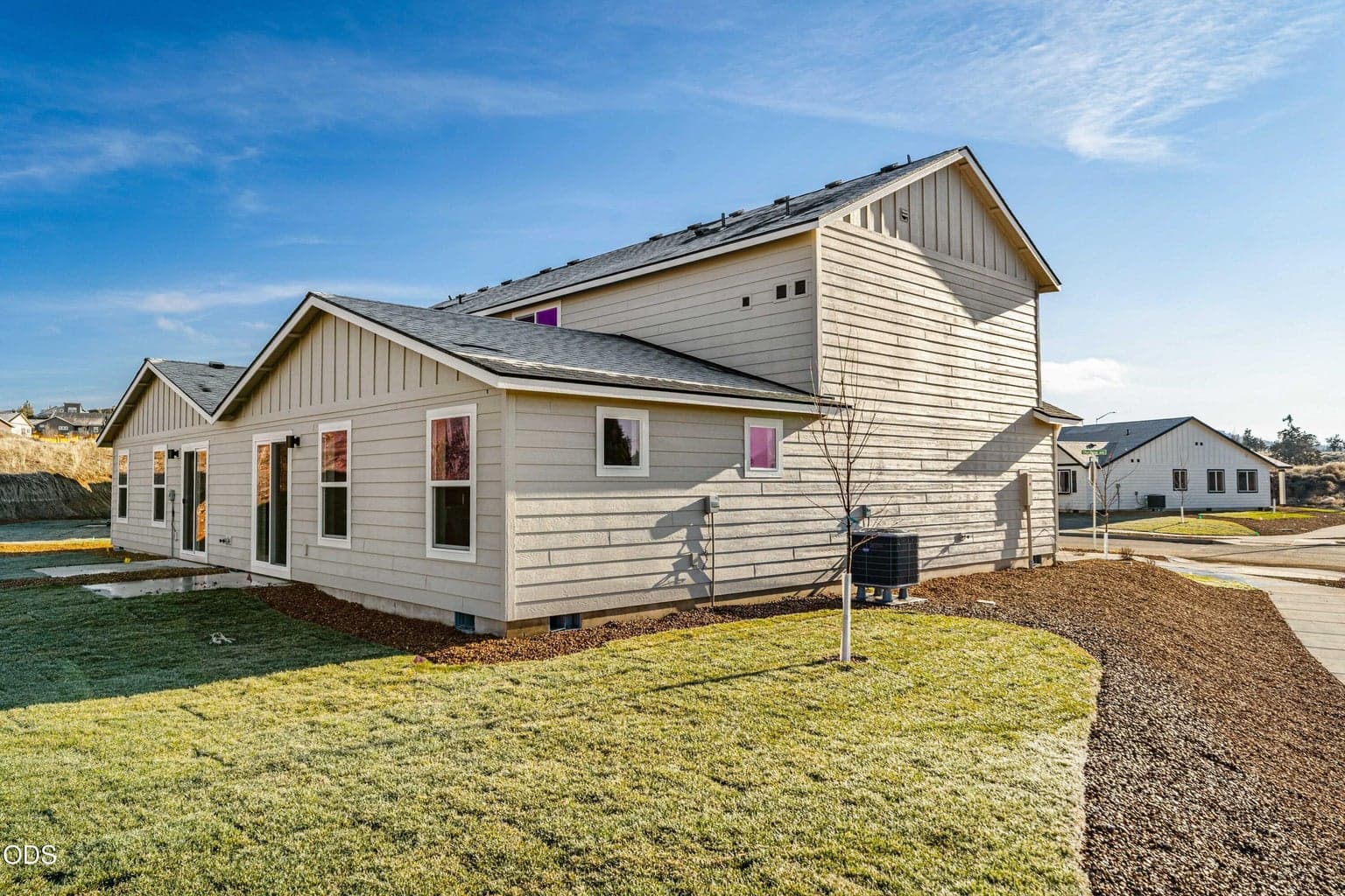 Photo of 890 Starview 3 of 35