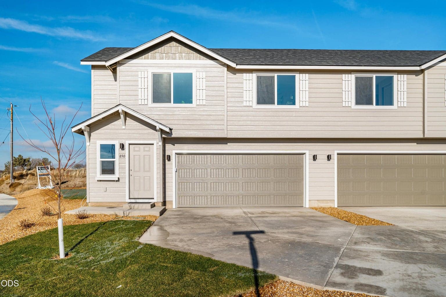Photo of 890 Starview 4 of 35