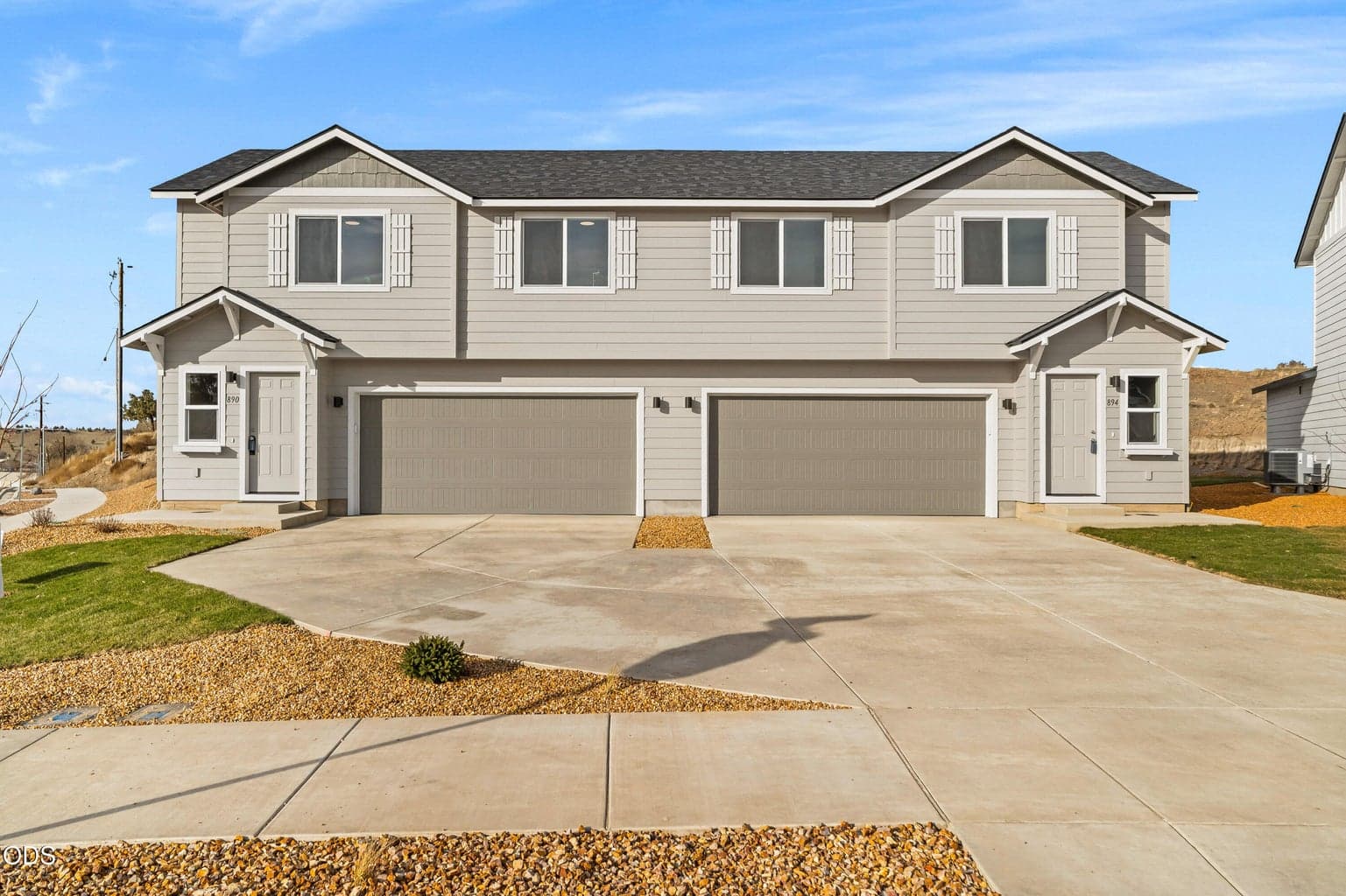 Photo of 894 Starview 1 of 31