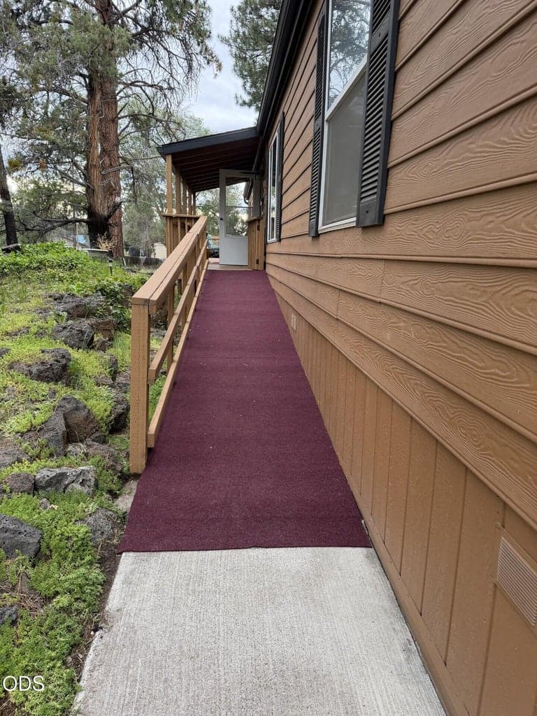 Photo of 64100 N Highway 97 30 of 46