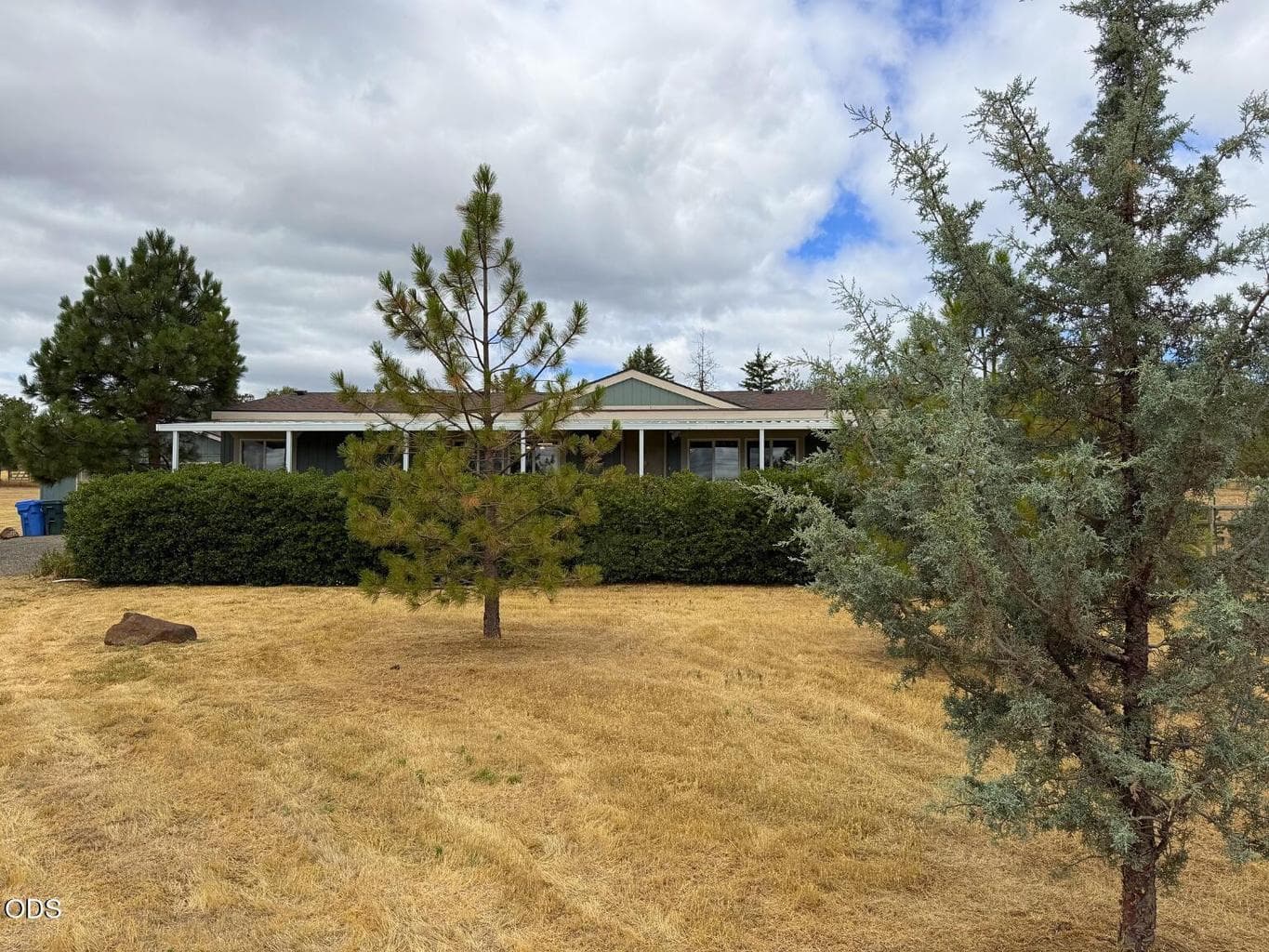 Photo of 63 Rogue River Drive 2 of 34