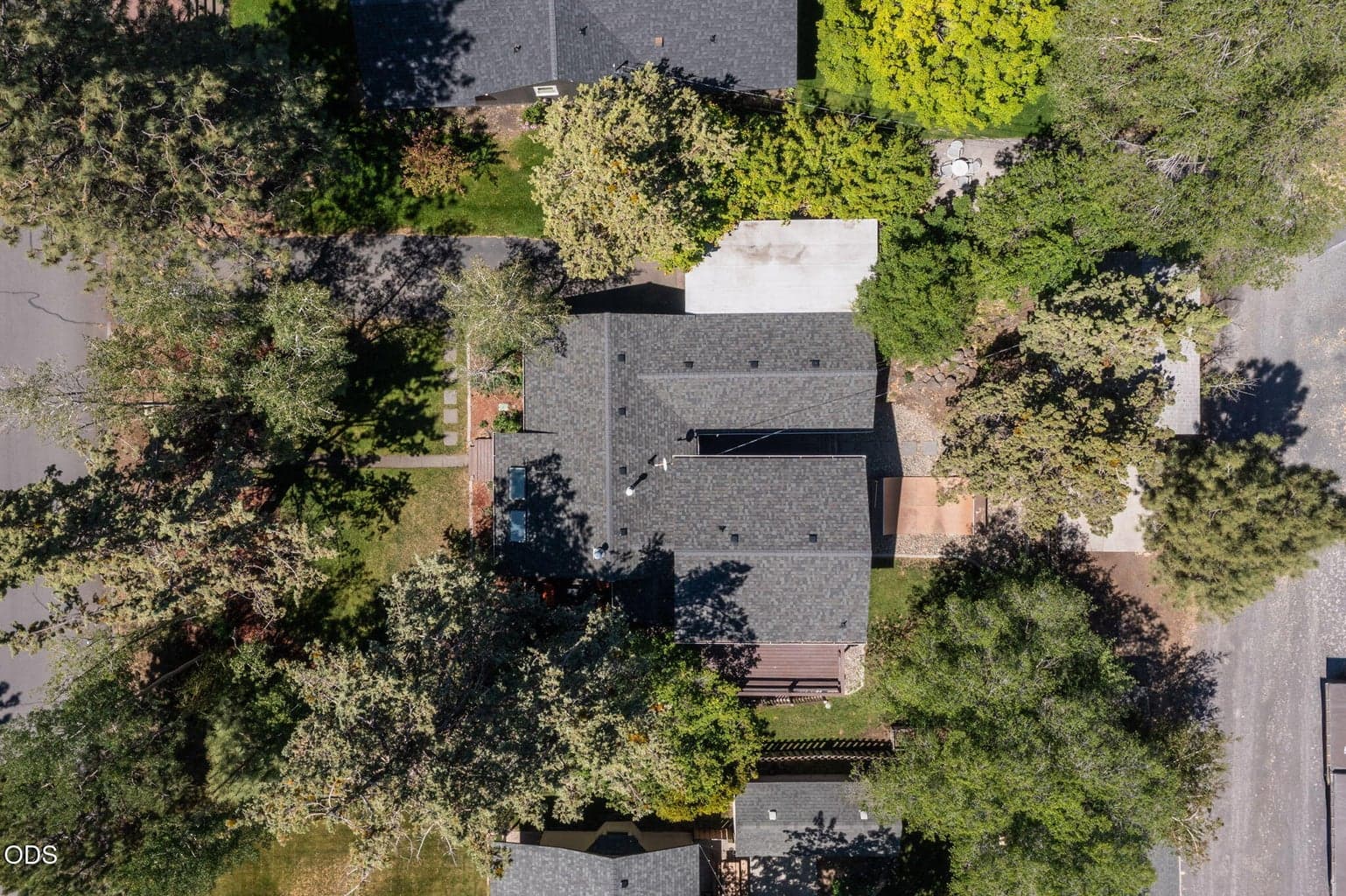 Photo of 636 NE Irving Avenue 29 of 34