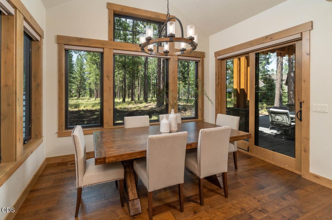 Photo of 56370 Fireglass Loop 9 of 54