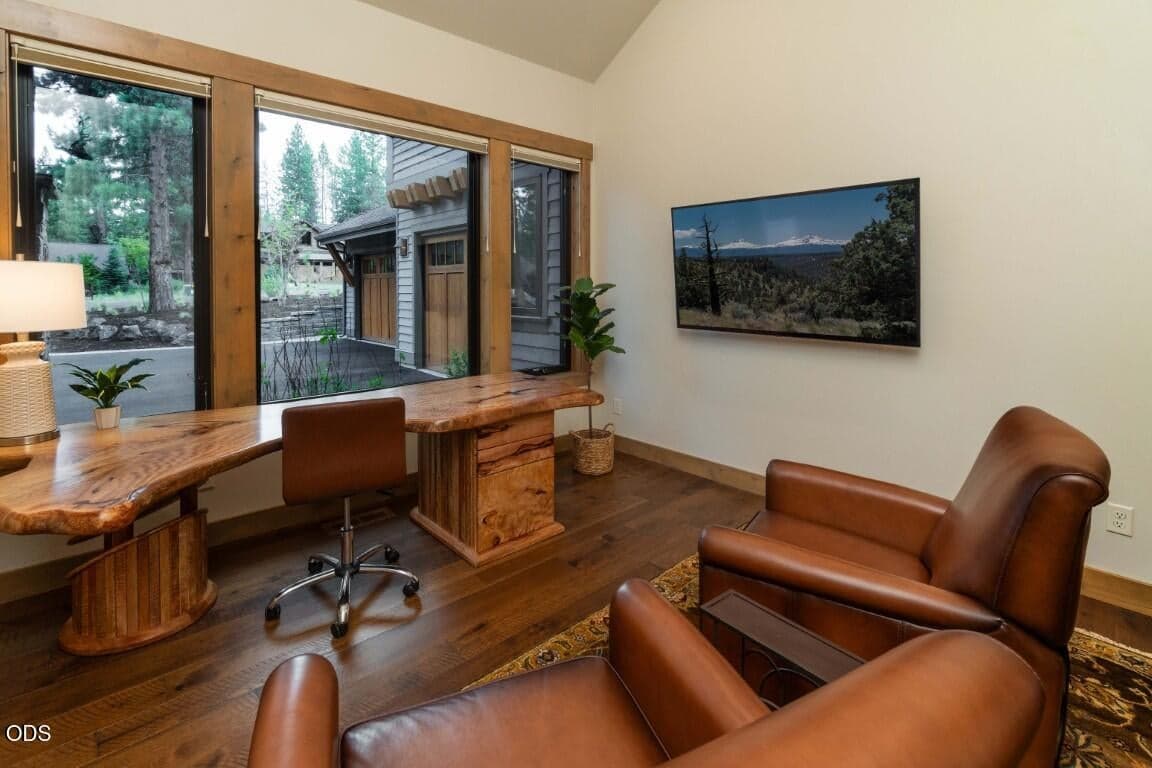 Photo of 56370 Fireglass Loop 25 of 54