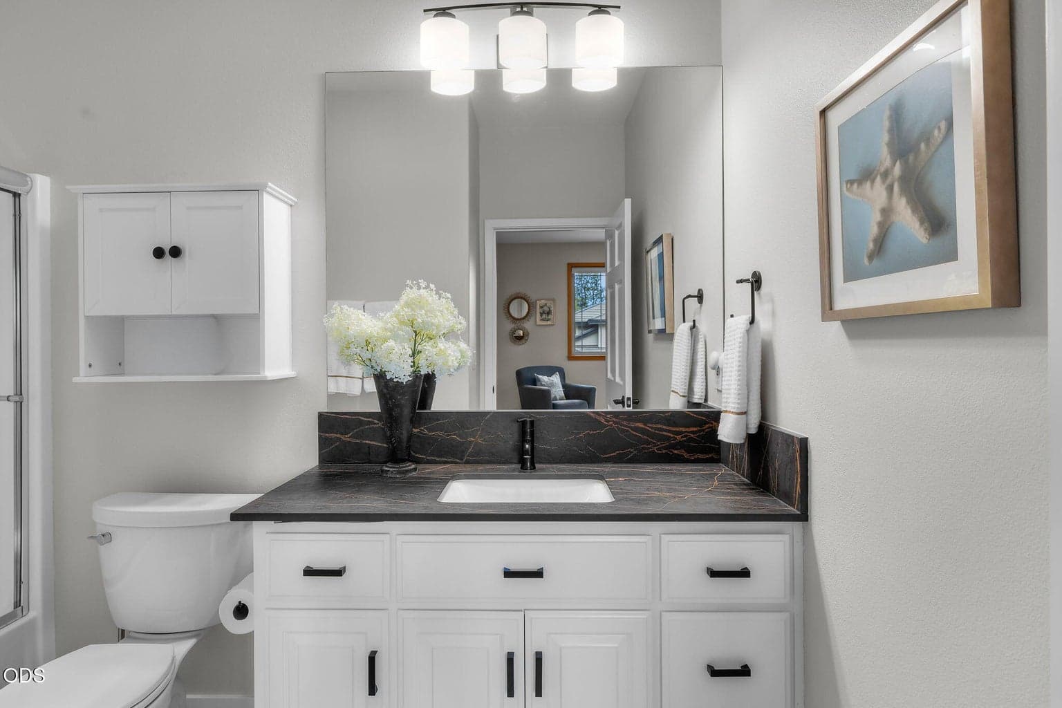 Guest 2 Bathroom