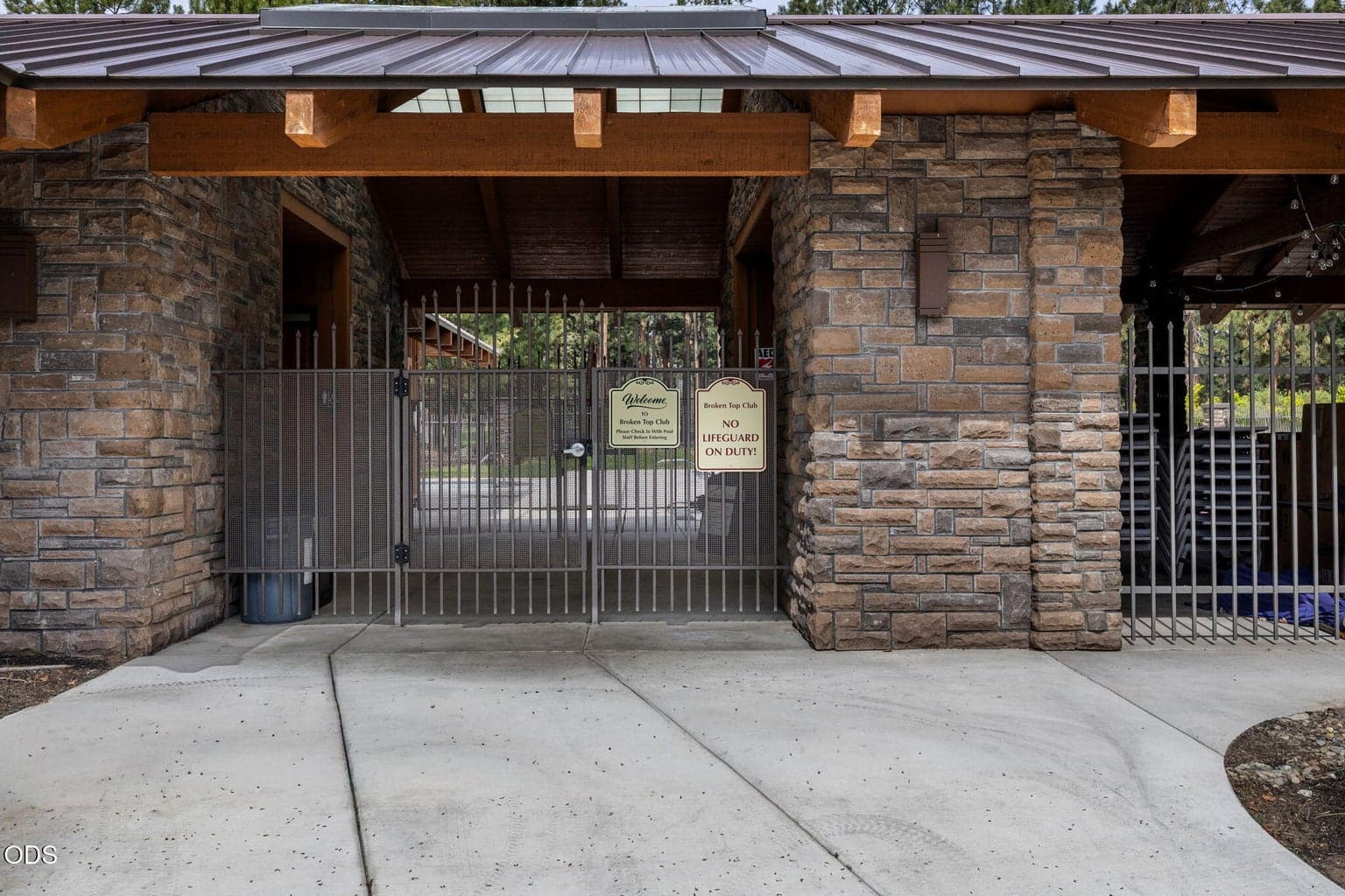 Broken Top Pool Entrance