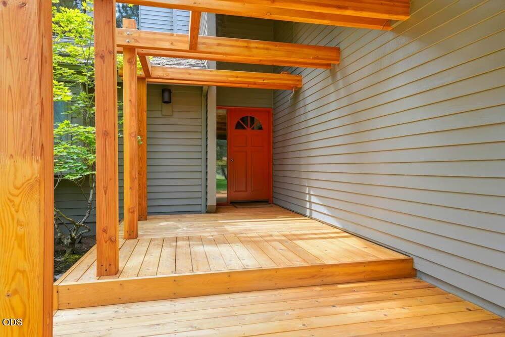 Photo of 71190 Fiddleneck Lane 4 of 84