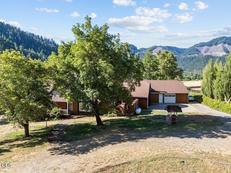 Photo of 12974 Evans Creek 2 of 29