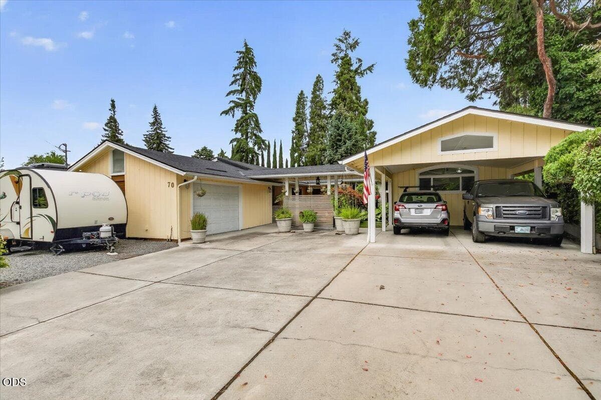 Photo of 70 Fair Oaks 2 of 40