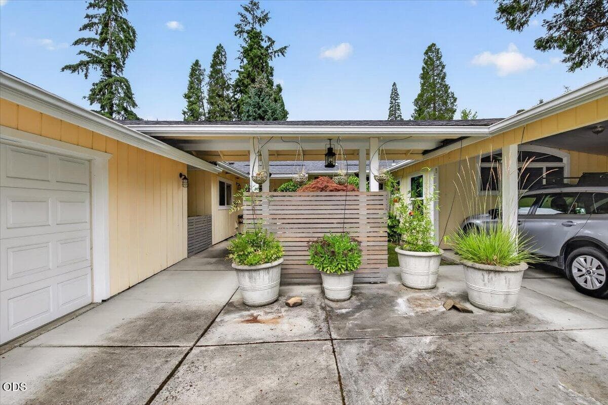 Photo of 70 Fair Oaks 3 of 40