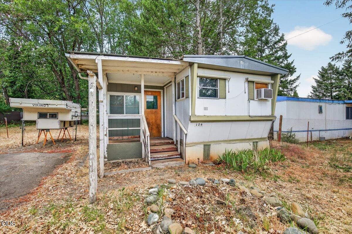 Photo of 126 Kerby 2 of 23
