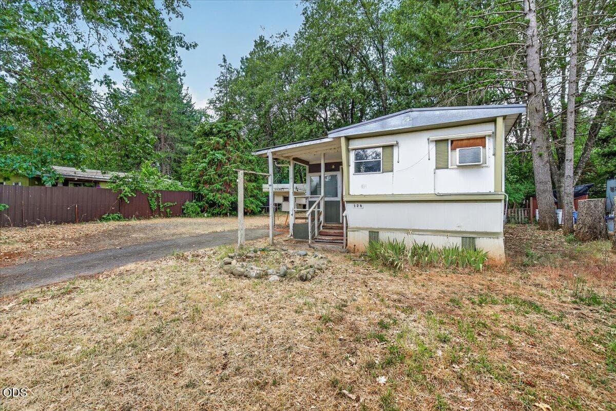 Photo of 126 Kerby 1 of 23