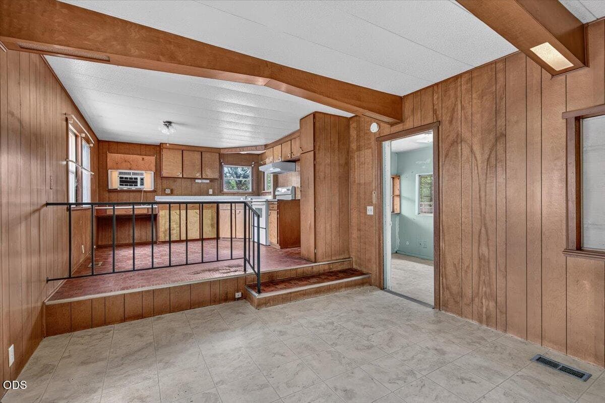 Photo of 126 Kerby 5 of 23