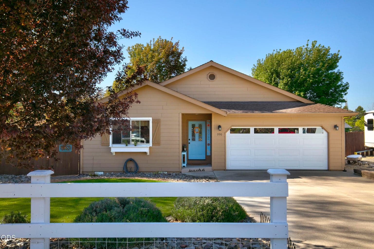 Photo of 990 2nd 1 of 22