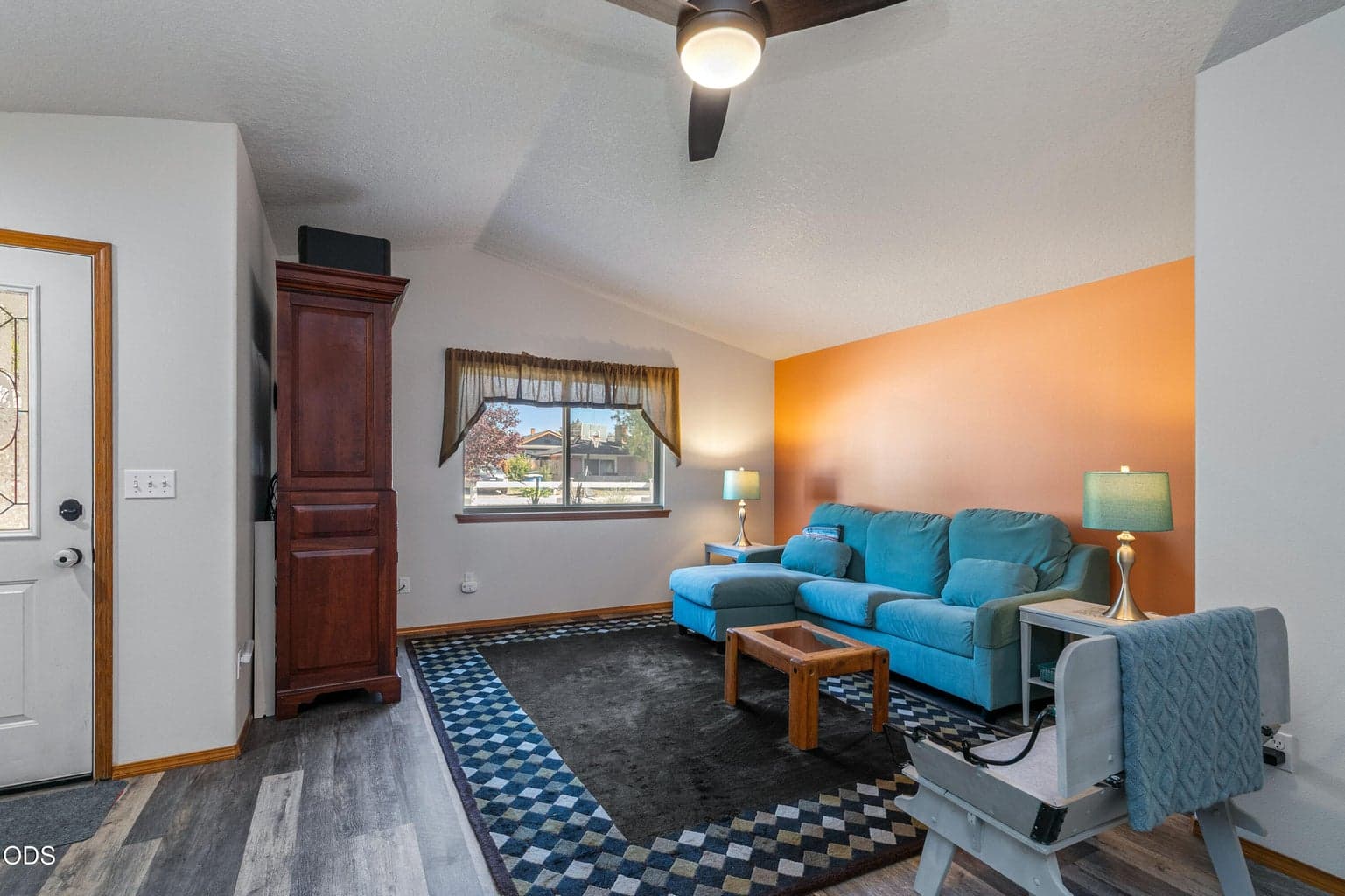 Photo of 990 2nd 3 of 22