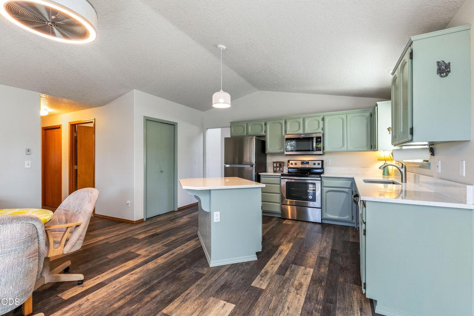 Photo of 990 SE 2nd Street 7 of 22