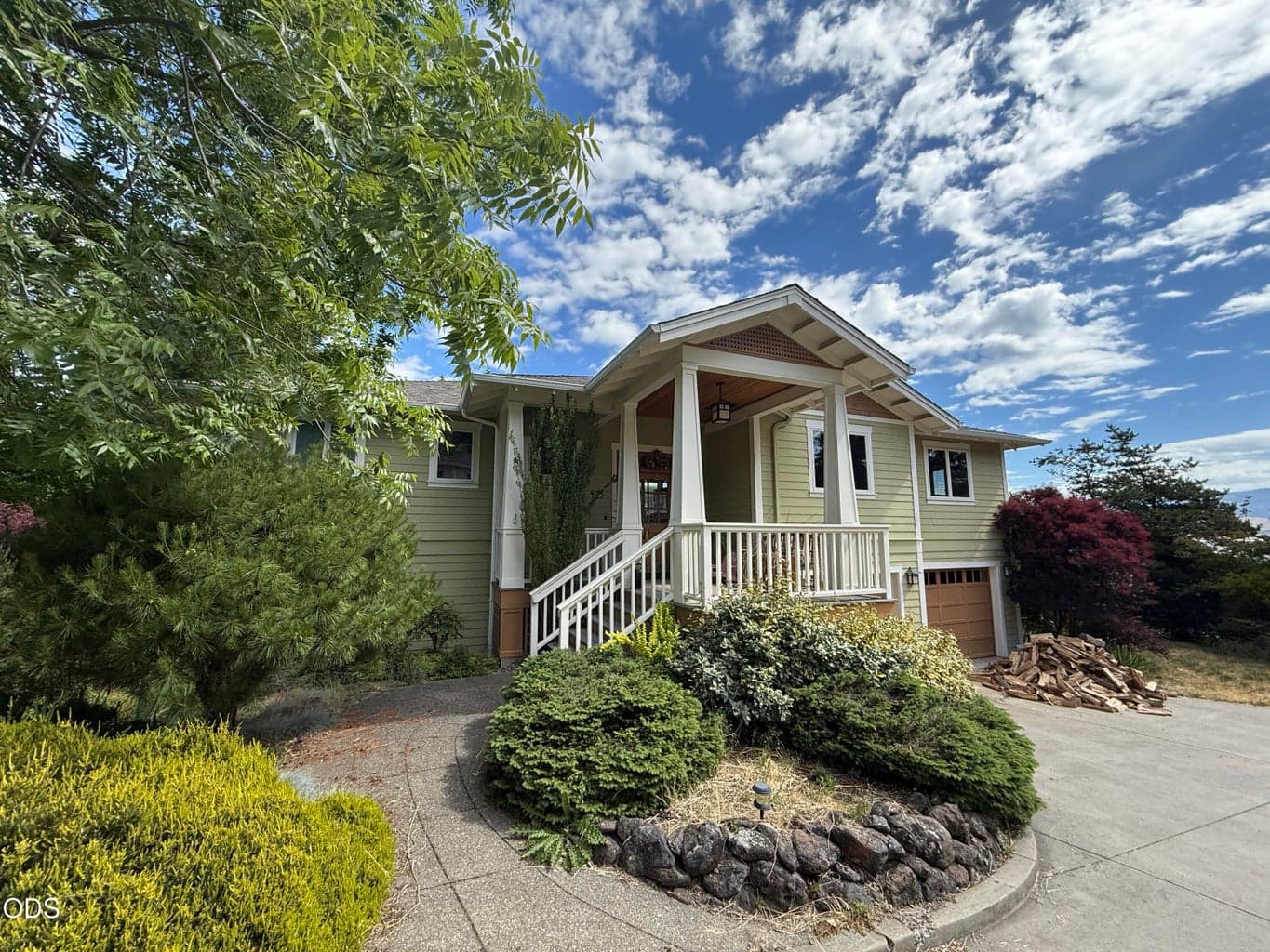 Photo of 425 Merrill 1 of 2