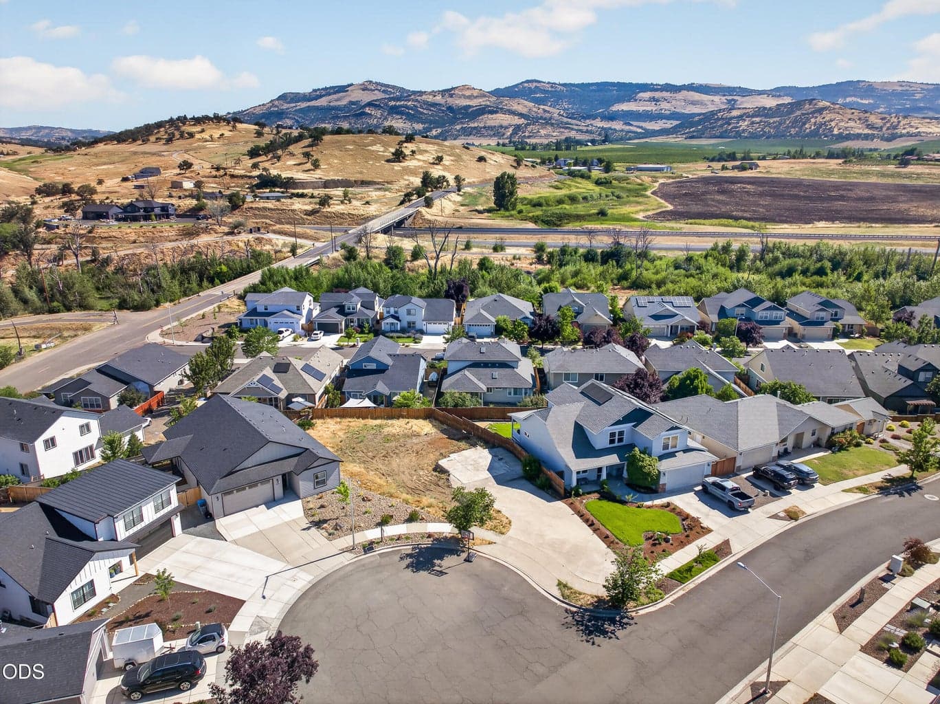 Photo of 139 Willow Springs 2 of 13
