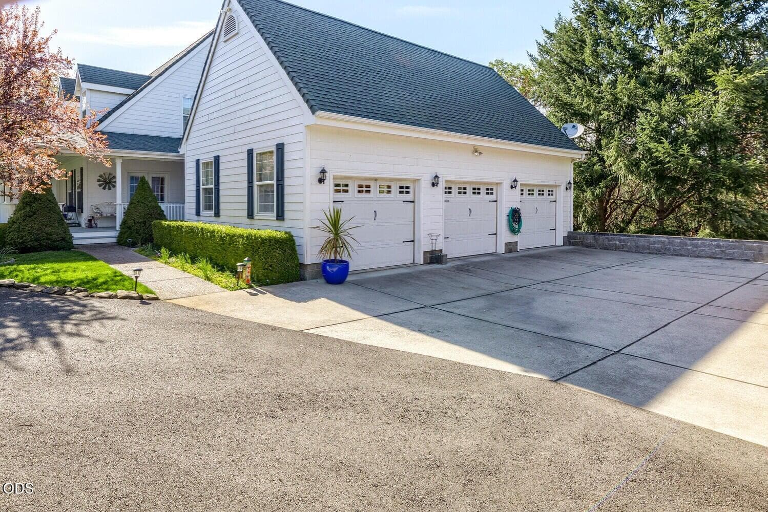 Photo of 570 Powderhorn 4 of 23