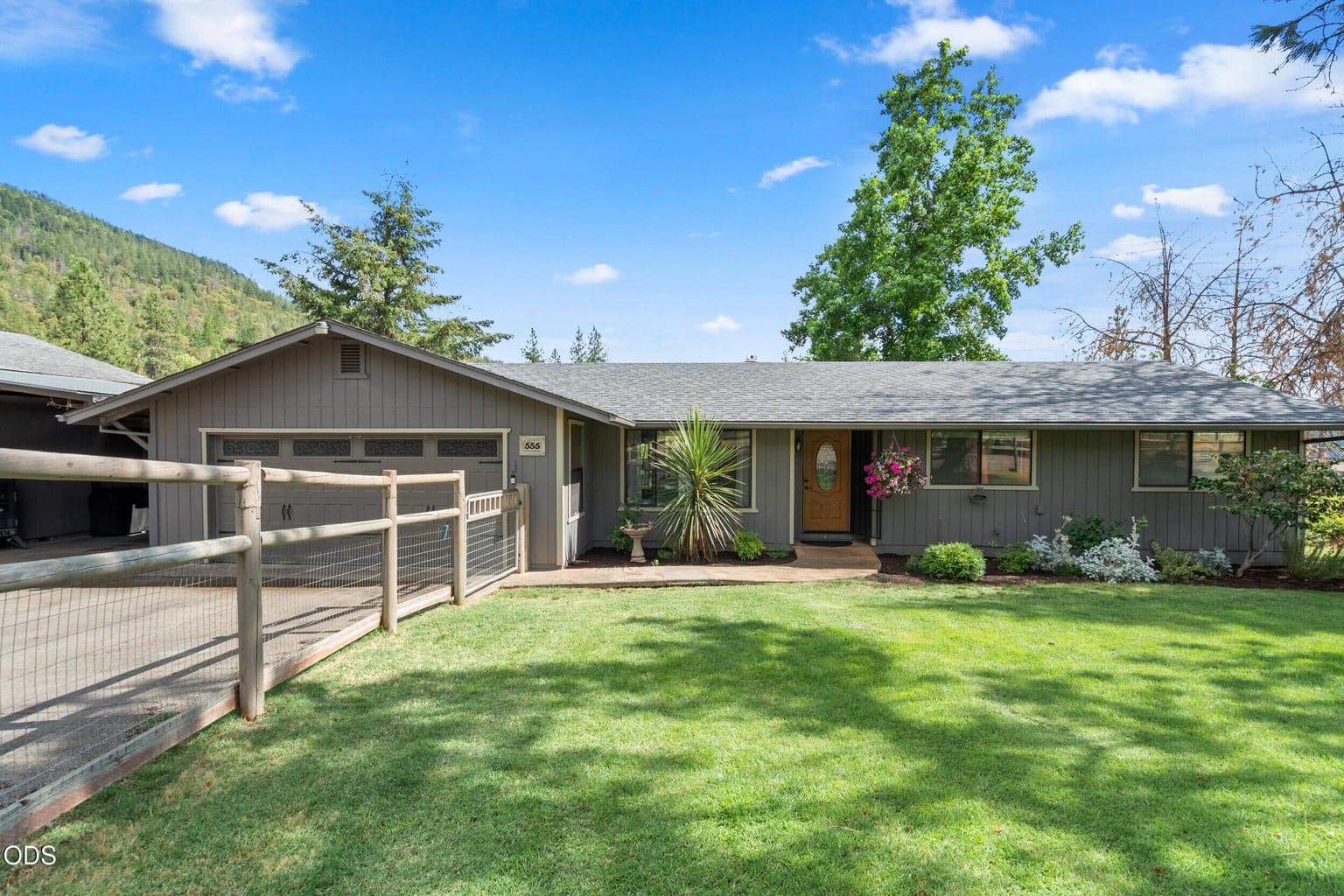 Photo of 555 Grouse Creek 3 of 56