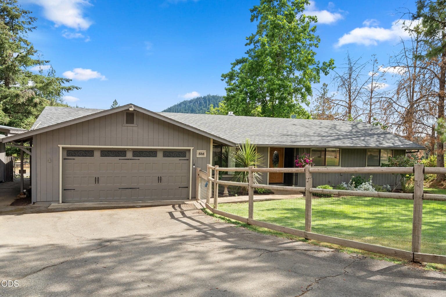 Photo of 555 Grouse Creek 5 of 56