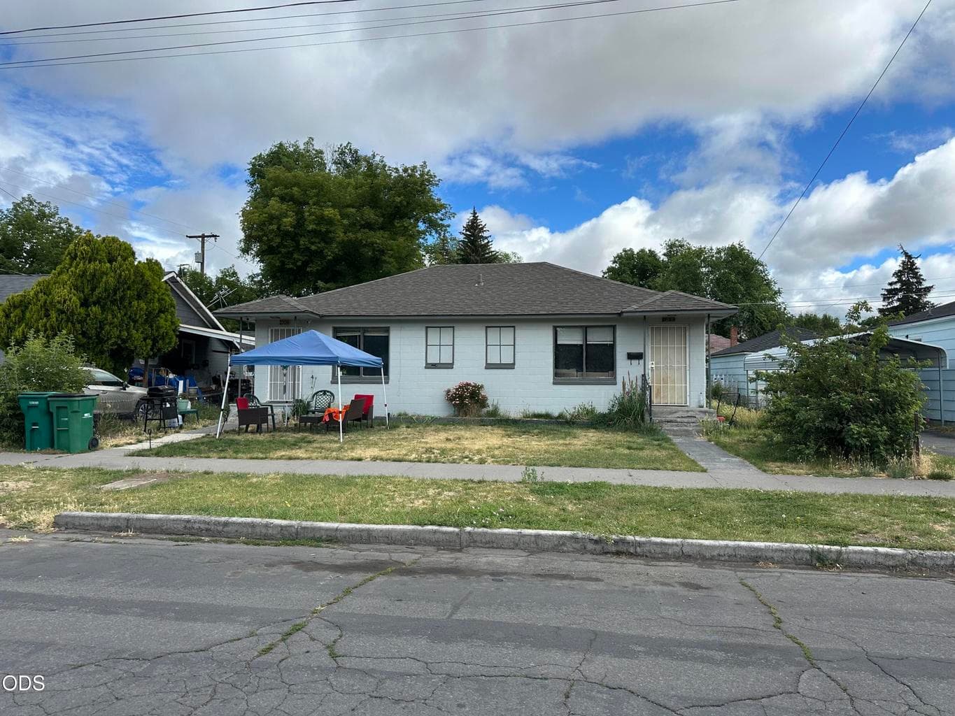 Photo of 2215 Applegate 1 of 1