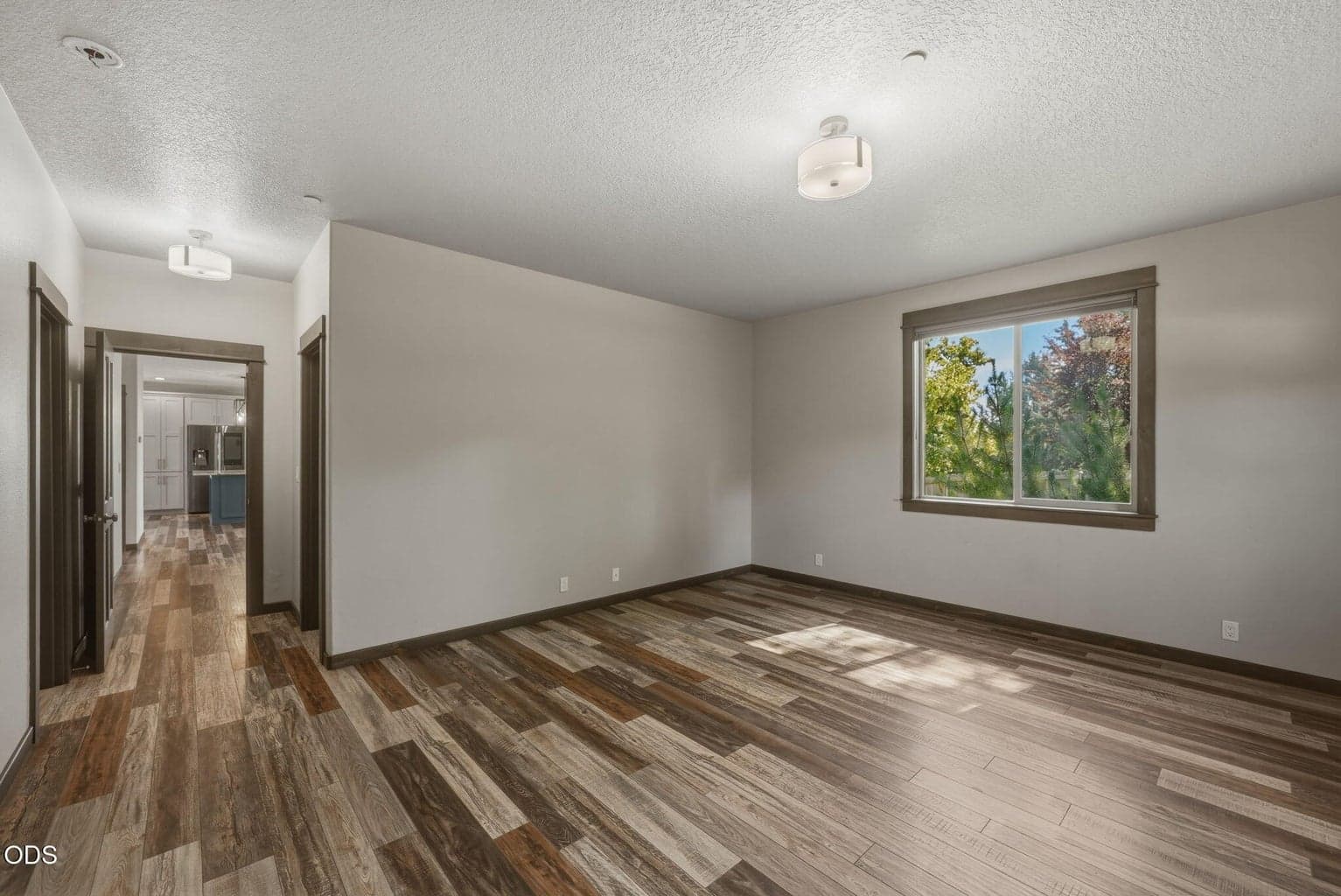 Photo of 2484 SW 39th Street 28 of 64