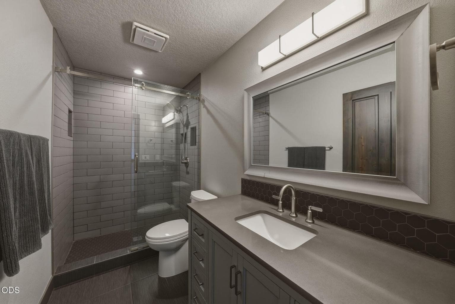 Photo of 2484 SW 39th Street 48 of 64