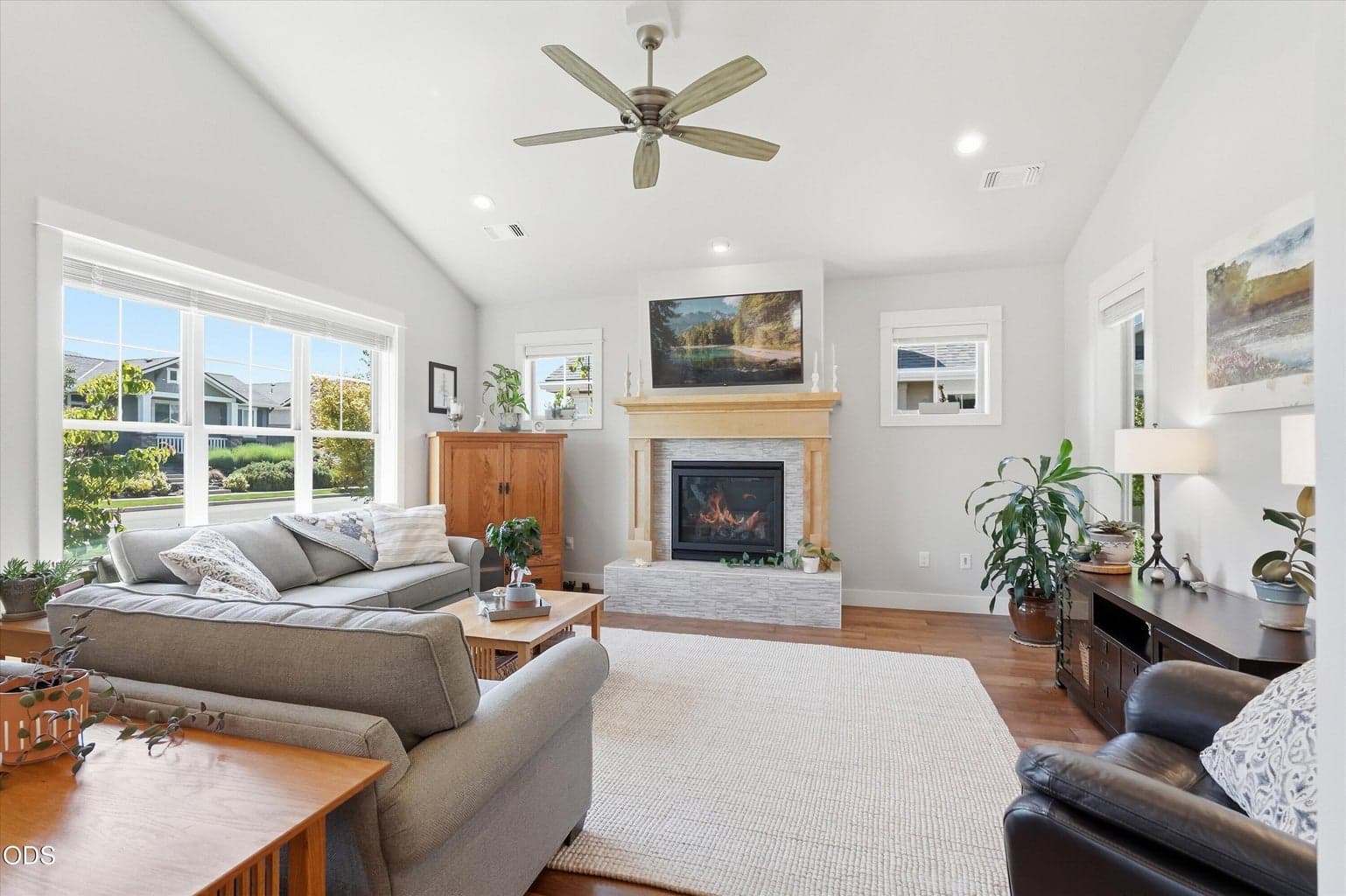 Photo of 566 Canterwood 5 of 36
