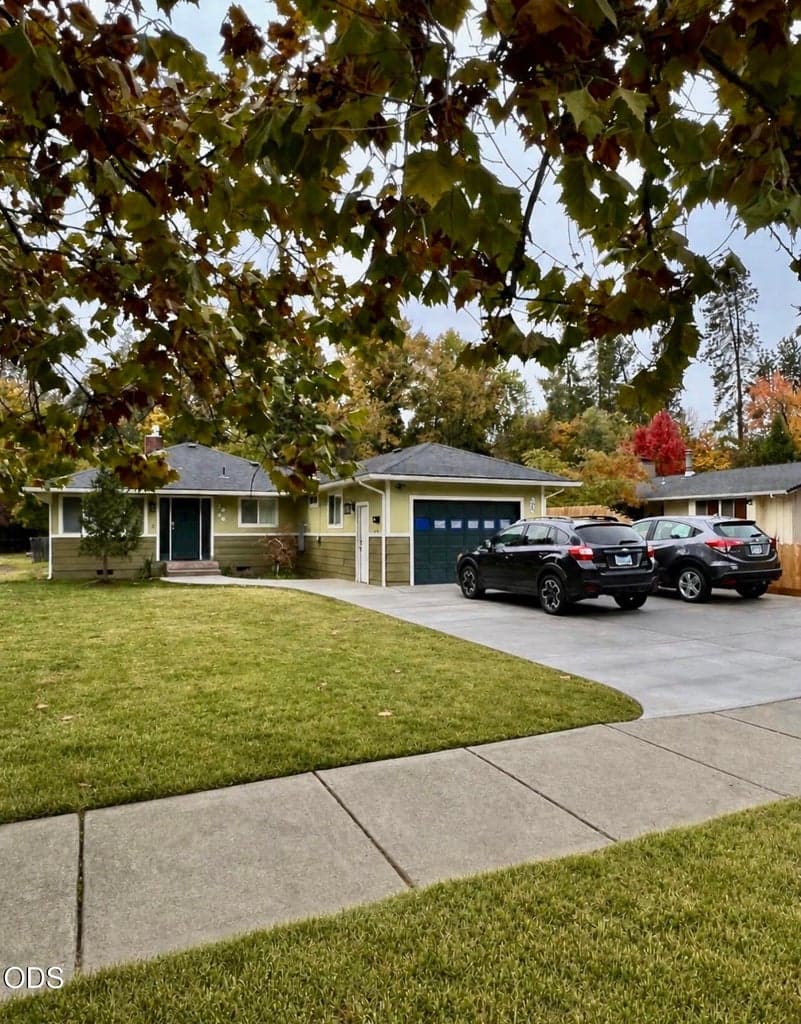 Photo of 1024 Hawthorne 1 of 5