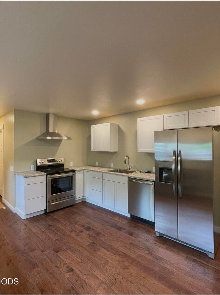 Photo of 1024 Hawthorne 5 of 5