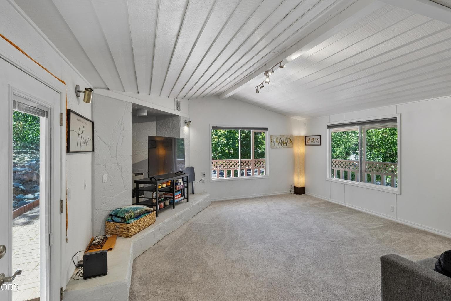 Photo of 60944 McMullin 5 of 22