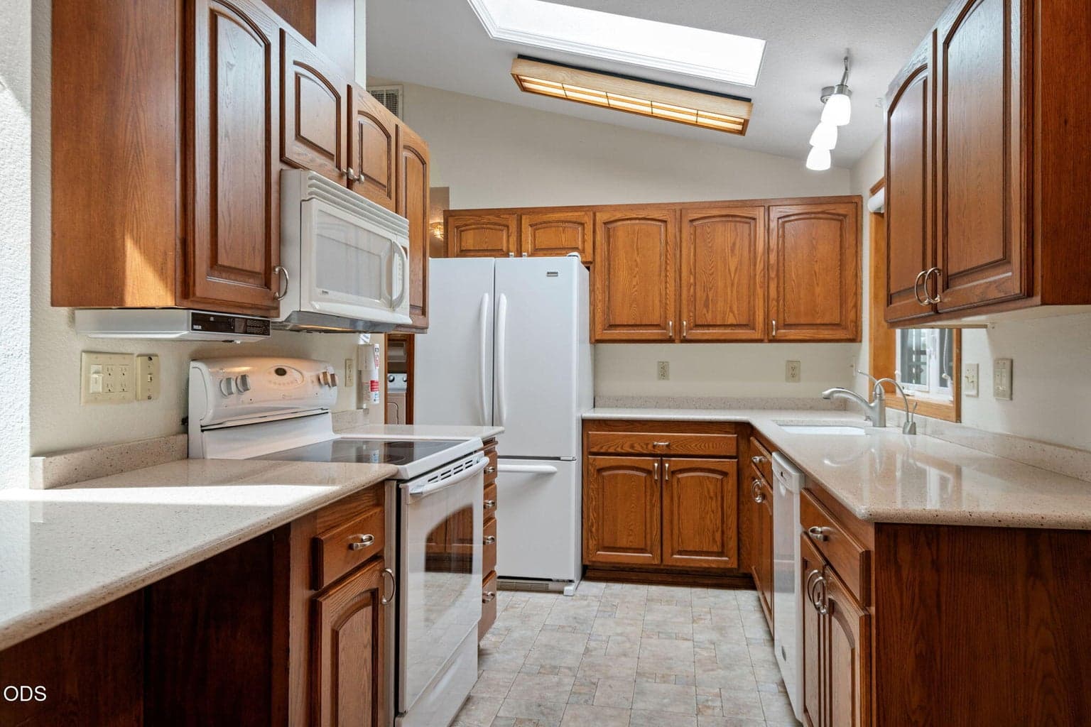 Photo of 1105 SE Palmwood Court 10 of 29