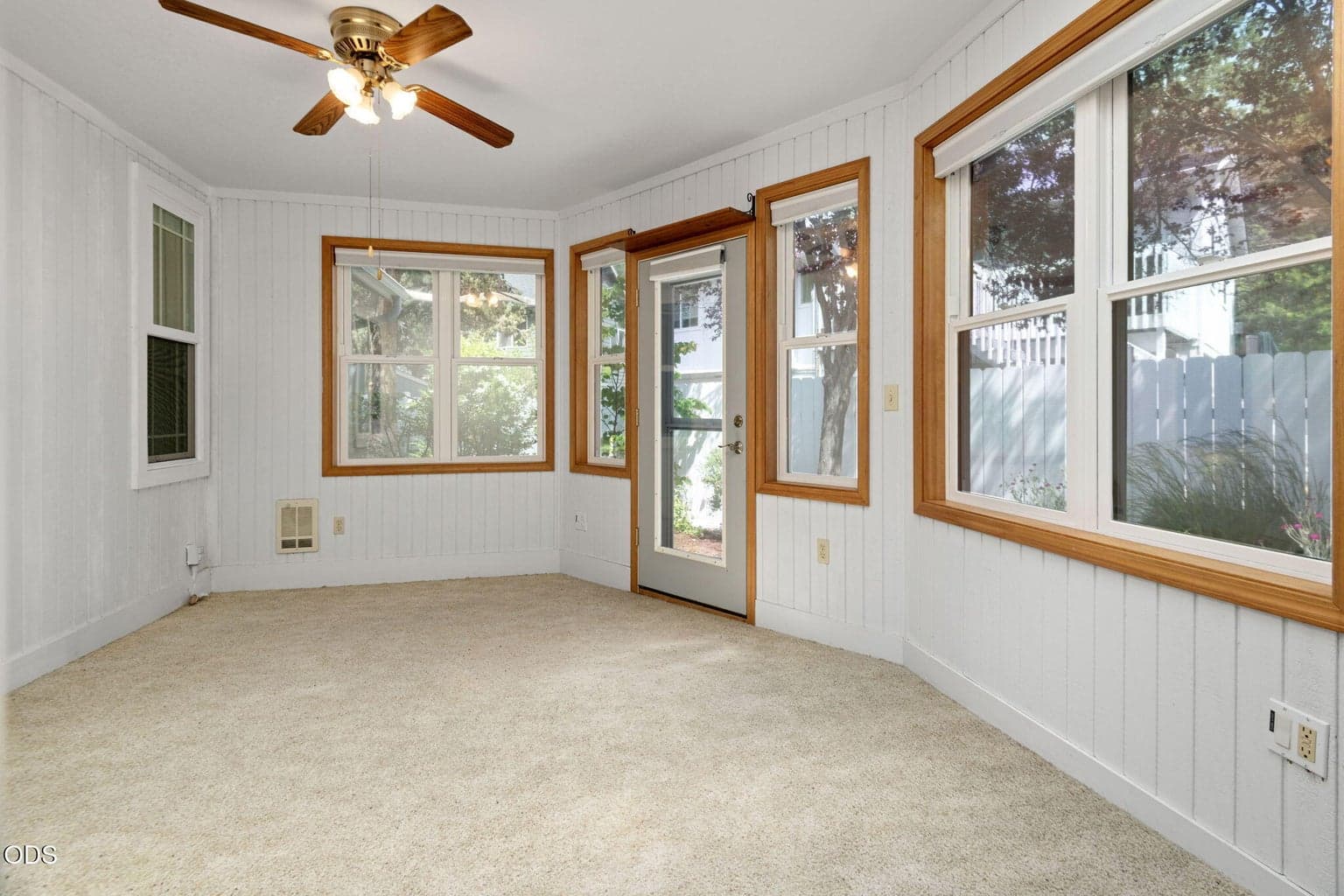 Photo of 1105 SE Palmwood Court 18 of 29