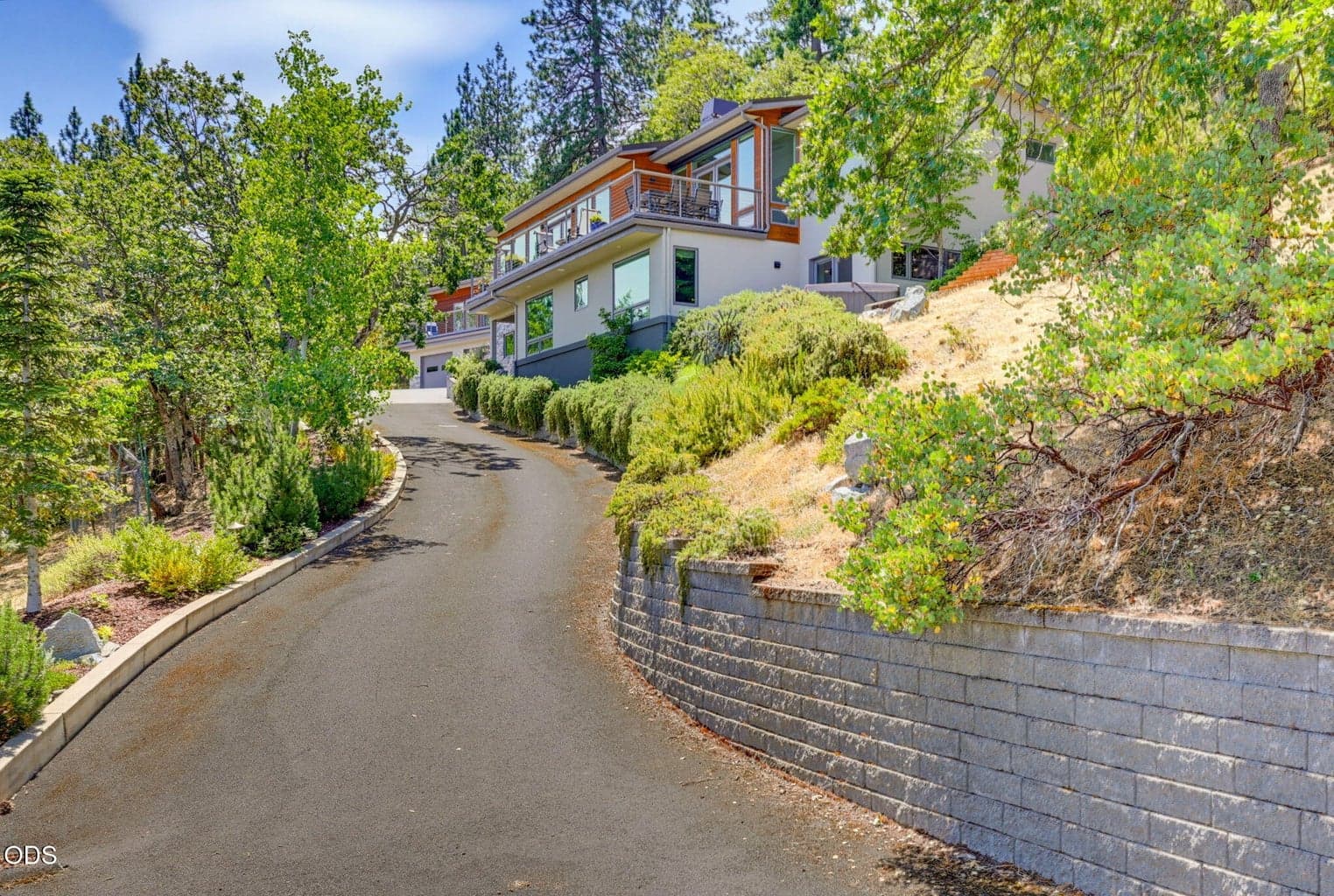 Photo of 225 Grandview 5 of 94