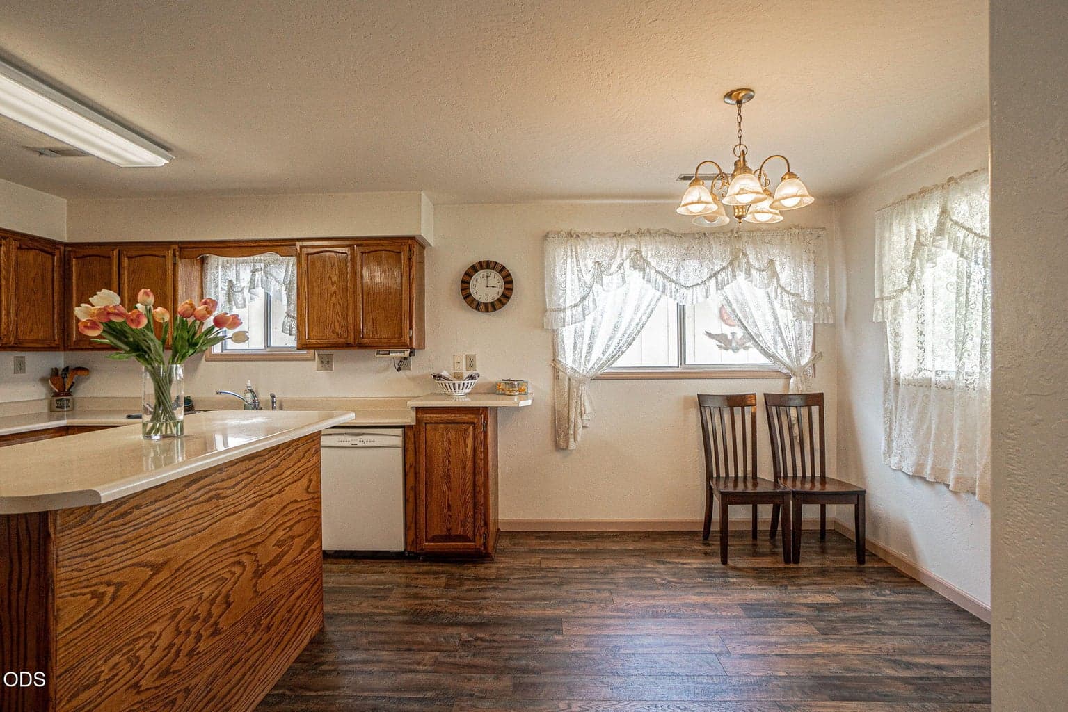 Photo of 6181 Thistle 4 of 26