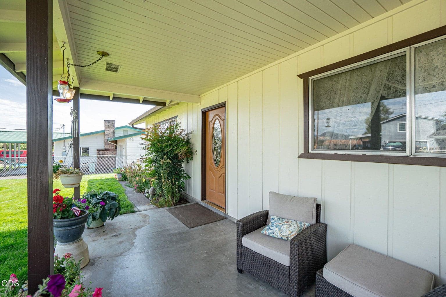 Photo of 6181 Thistle 2 of 26