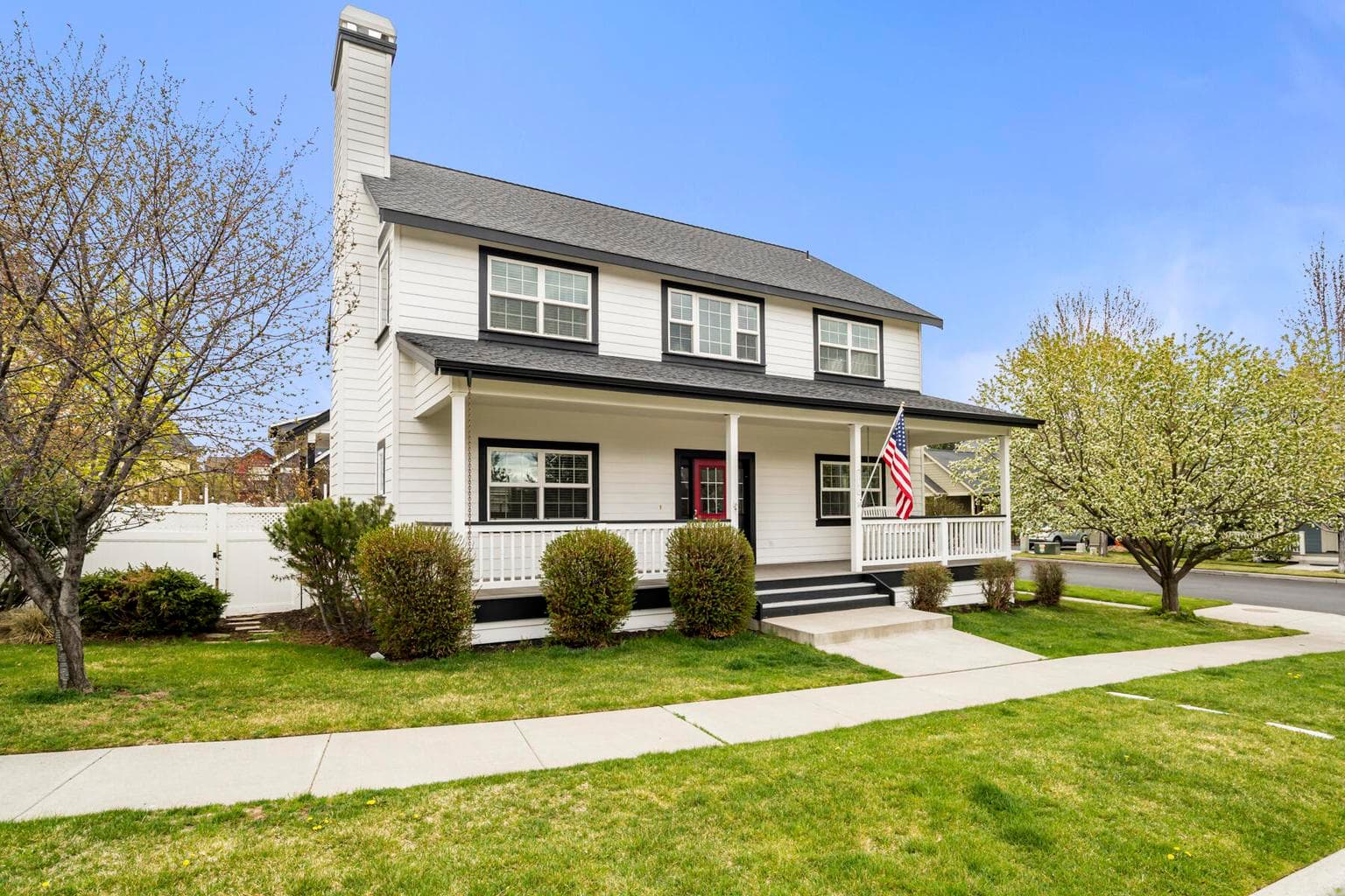 Previous listing photos and staging