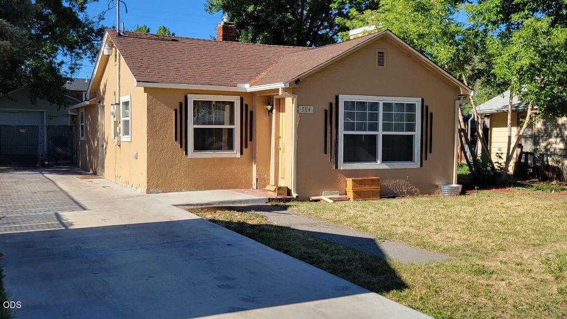 Photo of 584 4th 1 of 4
