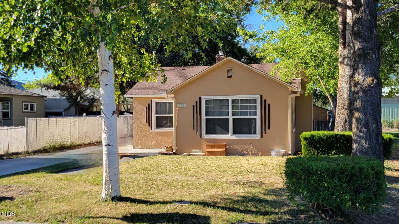 Photo of 584 4th 3 of 4