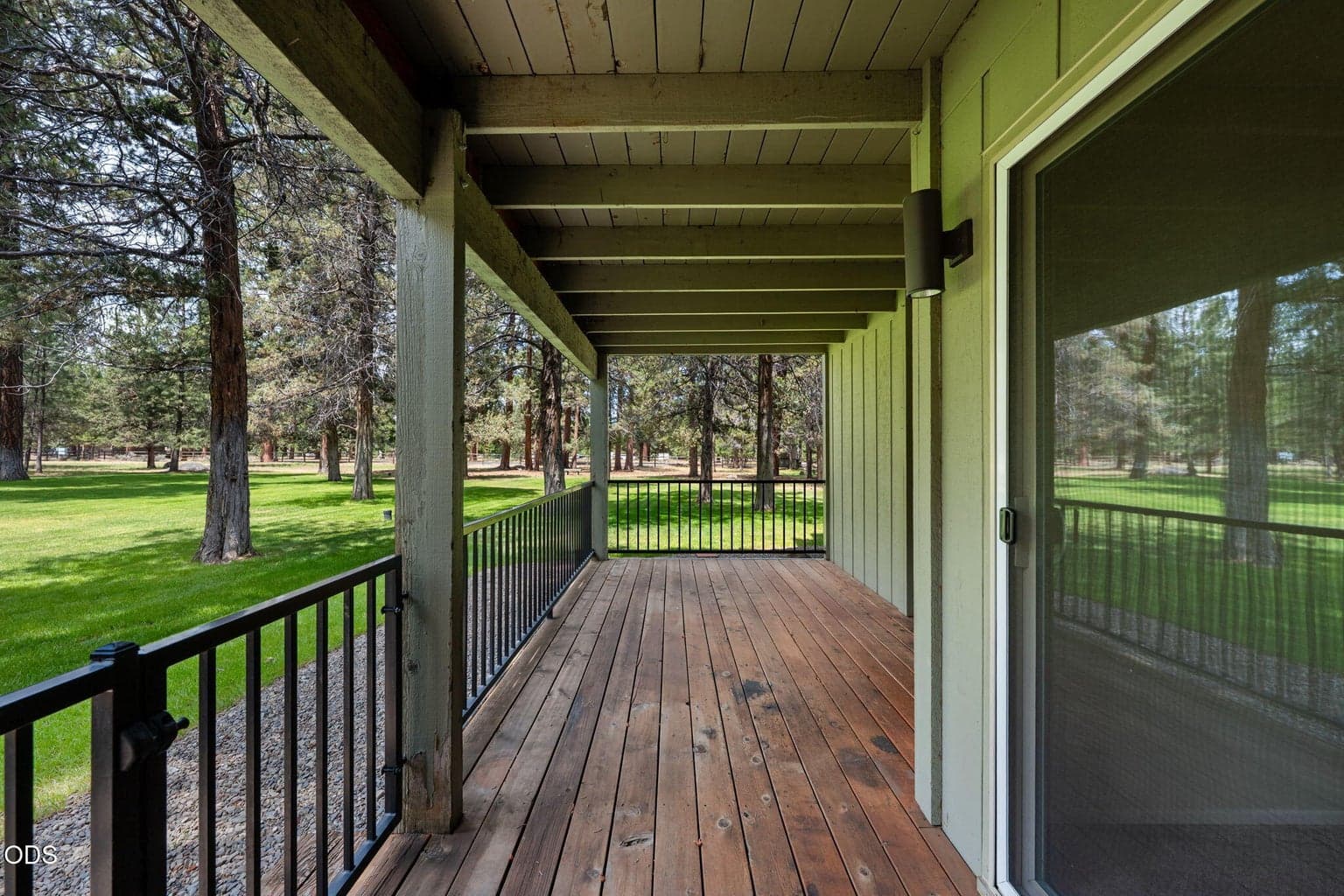 Photo of 897 E Desperado Trail 30 of 43