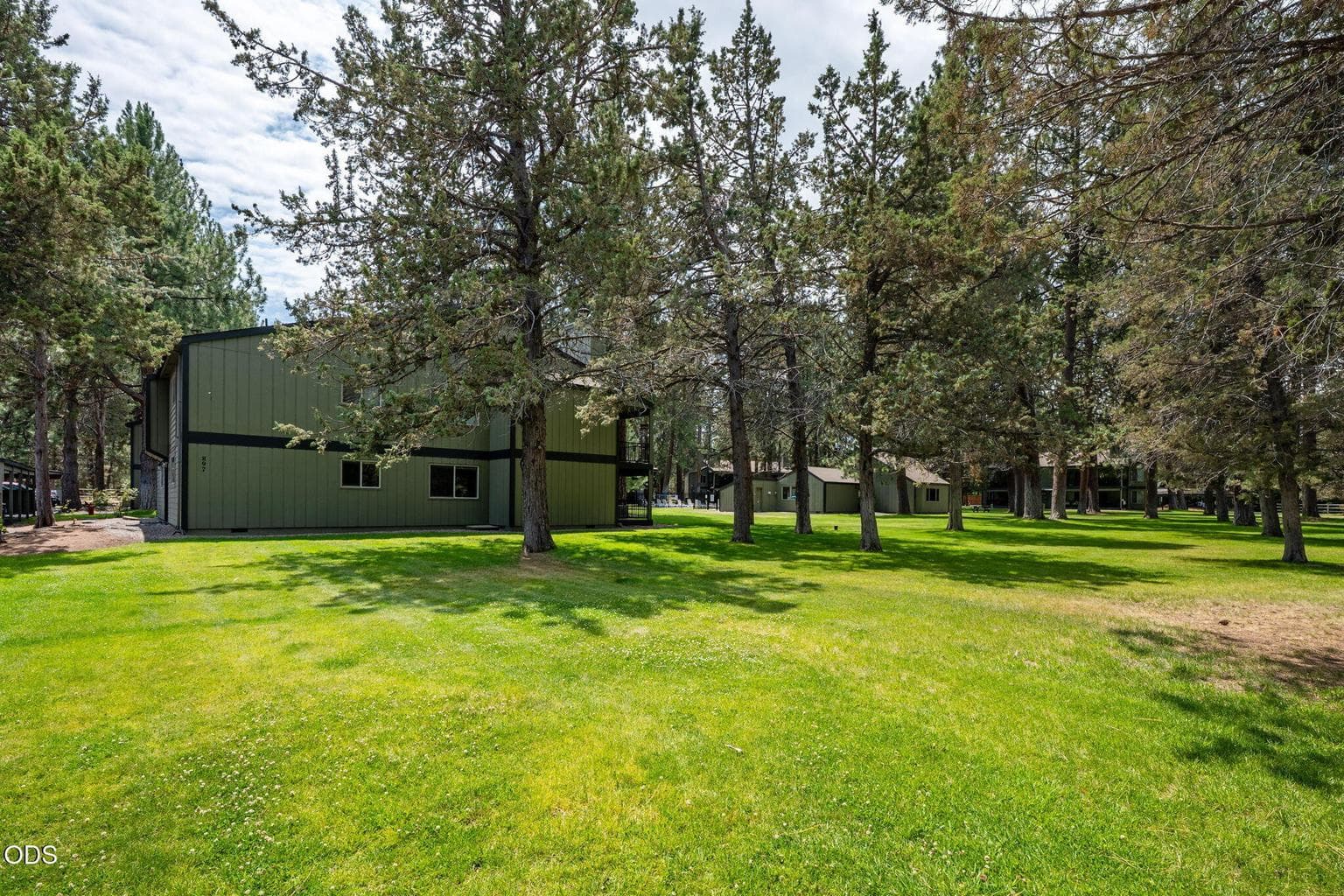 Photo of 897 E Desperado Trail 32 of 43