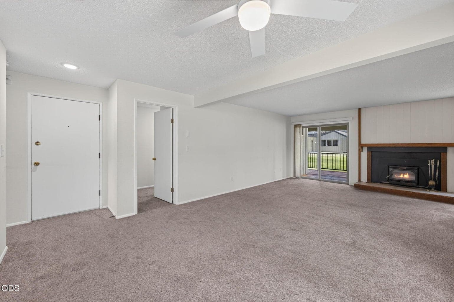 Photo of 897 E Desperado Trail 6 of 43
