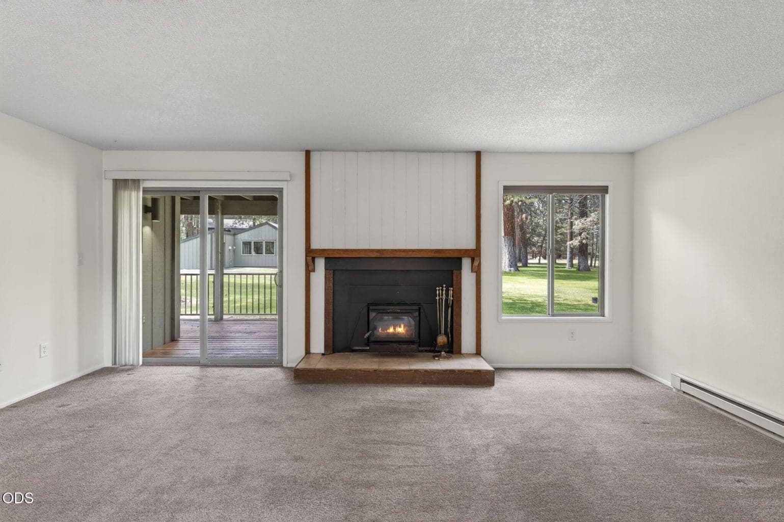 Photo of 897 E Desperado Trail 7 of 43