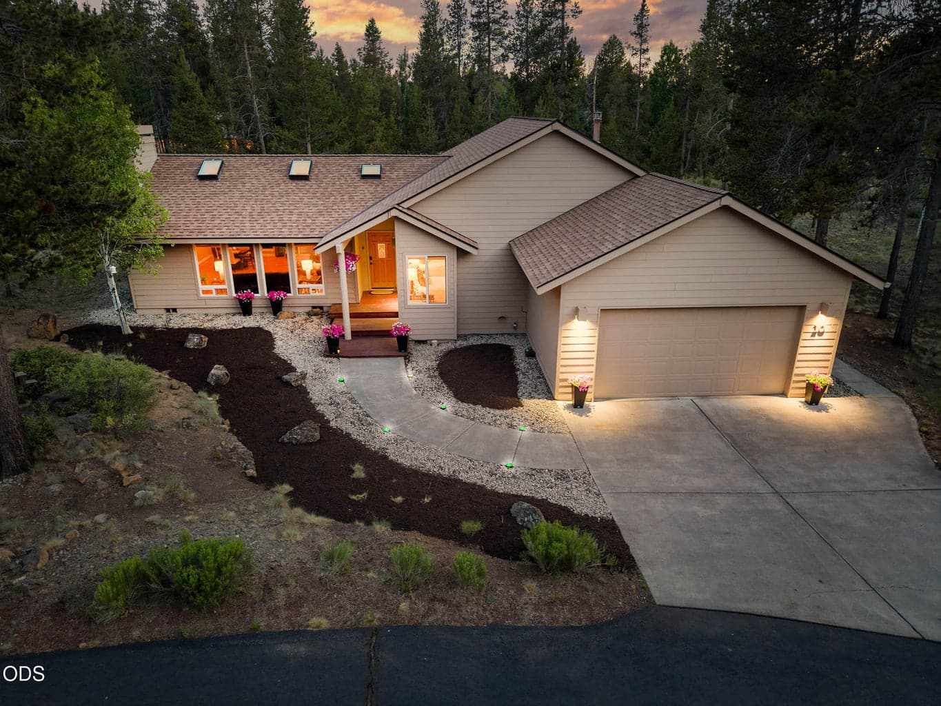 Photo of 18035 Maury Mountain Lane 12 of 46